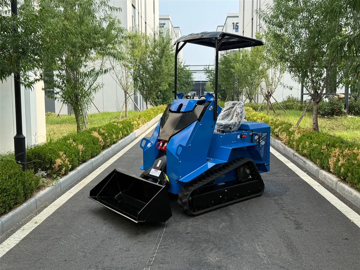 T490 Ride-On Mini Skid Steer Loader view 4