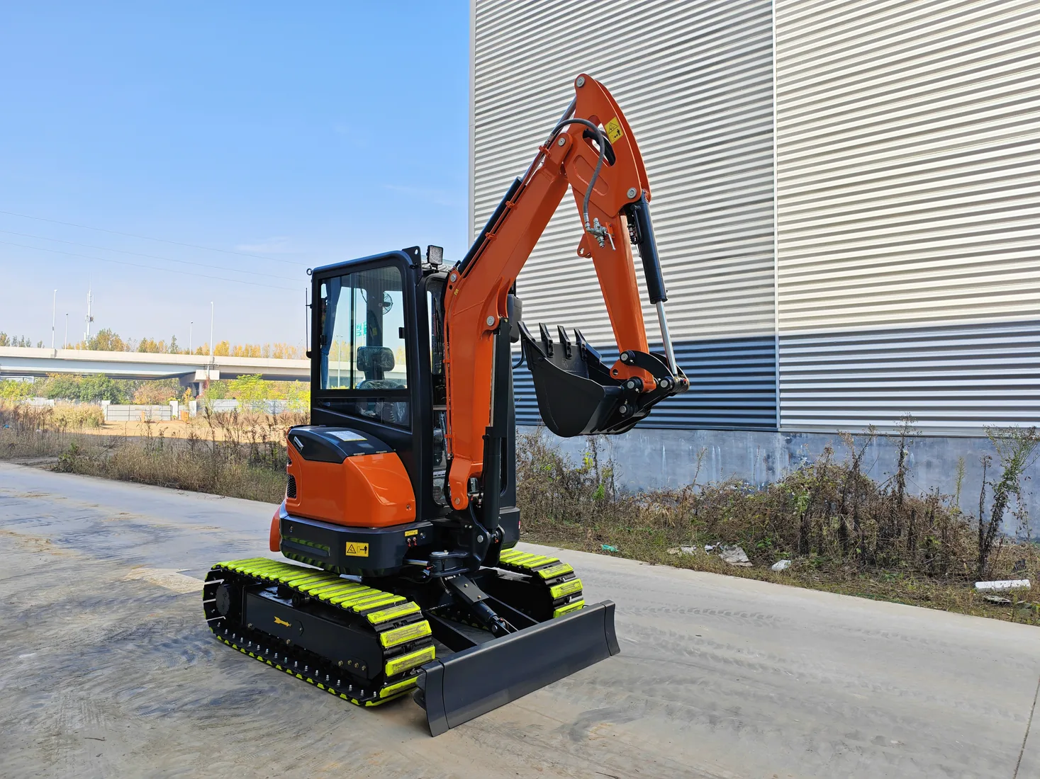 GW30 2.8 Ton Telescopic Compact Excavator view 3
